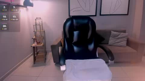 Snapshot of rebeccawestx chatting on May 2026 02:07:01 AM Rebecca West online show from May 2026 02:07:01 AM