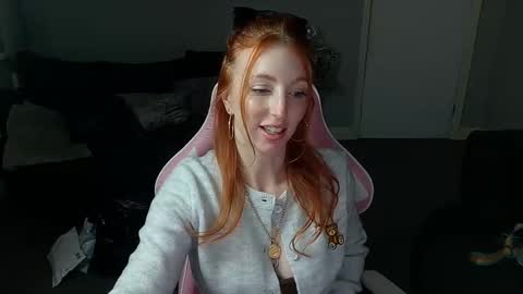 Snapshot of red_firesquirt chatting on January 2025 04:01:02 PM Red -  online show from January 2025 04:01:02 PM