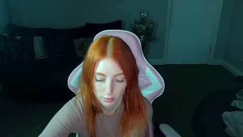 Snapshot of red_firesquirt chatting on January 2025 02:03:02 PM Red -  online show from January 2025 02:03:02 PM