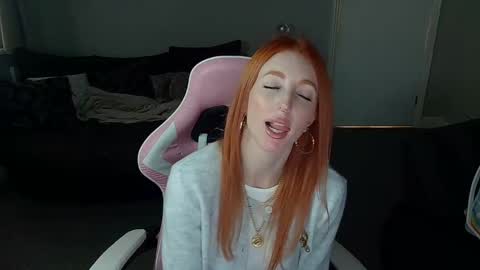 Snapshot of red_firesquirt chatting on January 2025 02:30:02 PM Red -  online show from January 2025 02:30:02 PM