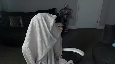 Snapshot of red_firesquirt chatting on February 2025 10:59:01 PM Red -  online show from February 2025 10:59:01 PM