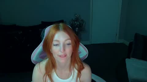 Snapshot of red_firesquirt chatting on March 2025 09:35:01 PM Red -  online show from March 2025 09:35:01 PM