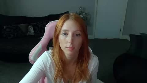 Snapshot of red_firesquirt chatting on October 2025 02:04:01 PM Red -  online show from October 2025 02:04:01 PM