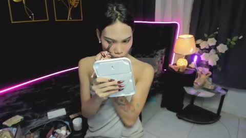 danika linn online show from November 2025 01:50:02 AM