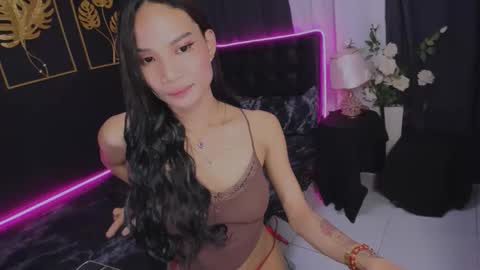 danika linn online show from November 2025 01:48:02 AM