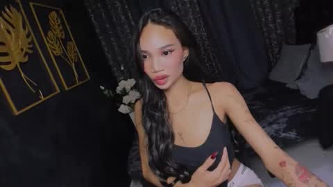 danika linn online show from December 2025 08:41:02 AM