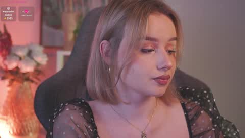 Snapshot of red_queeen chatting on December 2024 06:10:02 PM QUEEN OF EVIL online show from December 2024 06:10:02 PM