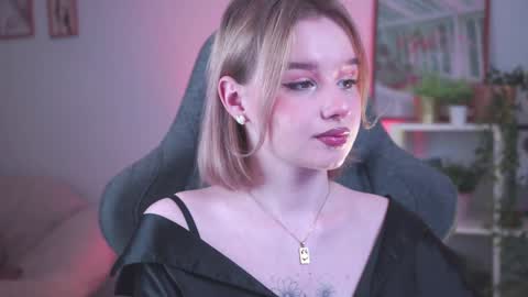 Snapshot of red_queeen chatting on December 2024 05:55:01 PM QUEEN OF EVIL online show from December 2024 05:55:01 PM