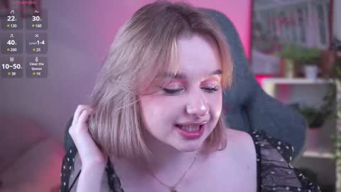 Snapshot of red_queeen chatting on December 2024 12:08:02 AM QUEEN OF EVIL online show from December 2024 12:08:02 AM
