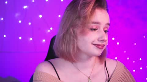 Snapshot of red_queeen chatting on December 2024 05:33:02 PM QUEEN OF EVIL online show from December 2024 05:33:02 PM