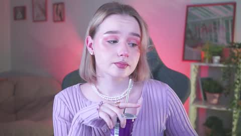 Snapshot of red_queeen chatting on December 2024 05:26:02 PM QUEEN OF EVIL online show from December 2024 05:26:02 PM