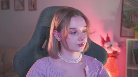 Snapshot of red_queeen chatting on December 2024 11:32:01 PM QUEEN OF EVIL online show from December 2024 11:32:01 PM