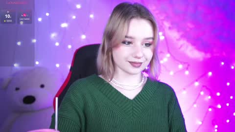 Snapshot of red_queeen chatting on December 2024 09:35:01 PM QUEEN OF EVIL online show from December 2024 09:35:01 PM