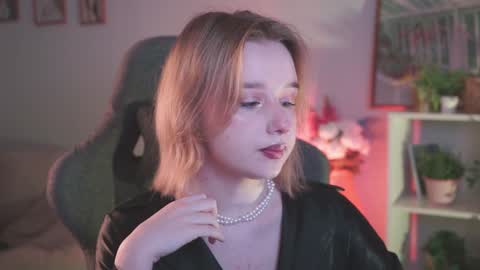Snapshot of red_queeen chatting on December 2024 05:54:02 PM QUEEN OF EVIL online show from December 2024 05:54:02 PM