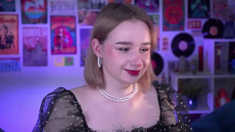 Snapshot of red_queeen chatting on December 2024 05:32:02 PM QUEEN OF EVIL online show from December 2024 05:32:02 PM