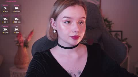 Snapshot of red_queeen chatting on January 2025 08:37:02 PM QUEEN OF EVIL online show from January 2025 08:37:02 PM