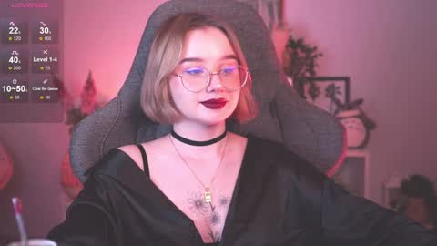 Snapshot of red_queeen chatting on January 2025 10:12:01 PM QUEEN OF EVIL online show from January 2025 10:12:01 PM