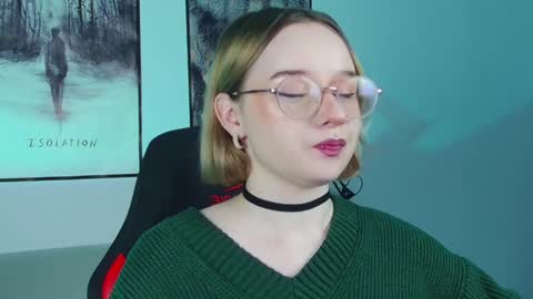 Snapshot of red_queeen chatting on January 2025 08:11:01 PM QUEEN OF EVIL online show from January 2025 08:11:01 PM