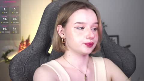 Snapshot of red_queeen chatting on January 2025 09:37:01 PM QUEEN OF EVIL online show from January 2025 09:37:01 PM