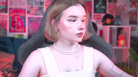 Snapshot of red_queeen chatting on January 2025 08:23:02 PM QUEEN OF EVIL online show from January 2025 08:23:02 PM