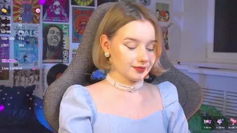 Snapshot of red_queeen chatting on January 2025 08:26:01 PM QUEEN OF EVIL online show from January 2025 08:26:01 PM