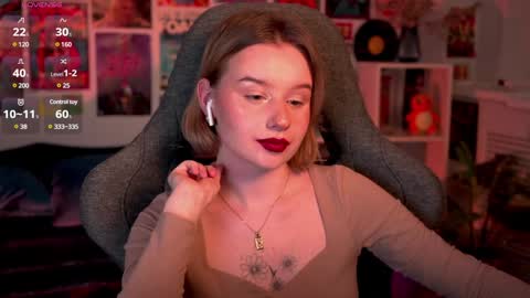 Snapshot of red_queeen chatting on February 2025 12:51:01 AM QUEEN OF EVIL online show from February 2025 12:51:01 AM