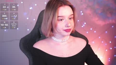Snapshot of red_queeen chatting on February 2025 05:48:01 PM QUEEN OF EVIL online show from February 2025 05:48:01 PM