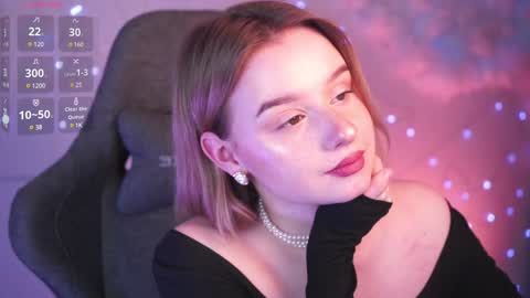 Snapshot of red_queeen chatting on February 2025 11:53:02 PM QUEEN OF EVIL online show from February 2025 11:53:02 PM