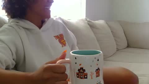 Redbonescarlet online show from September 2025 05:40:01 PM