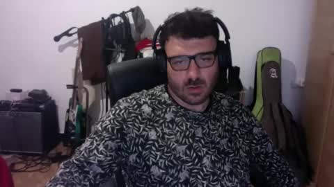 redbonezzzz online show from April 2026 12:59:01 AM