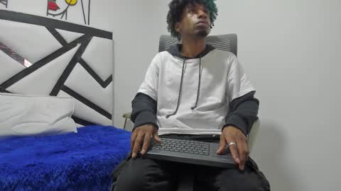 redbryan_ebano online show from October 2025 07:25:02 PM