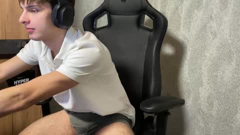 Snapshot of redbullshine chatting on October 2025 06:38:02 PM redbullshine online show from October 2025 06:38:02 PM