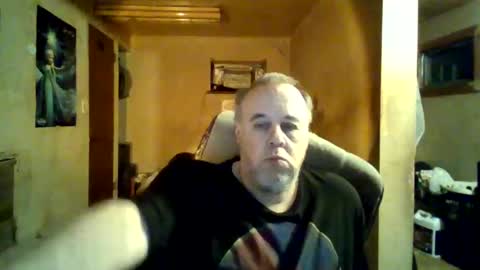 Snapshot of reddragon1195 chatting on December 2024 02:57:01 AM reddragon1195 online show from December 2024 02:57:01 AM