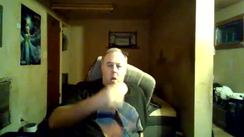 Snapshot of reddragon1195 chatting on December 2024 05:15:01 AM reddragon1195 online show from December 2024 05:15:01 AM