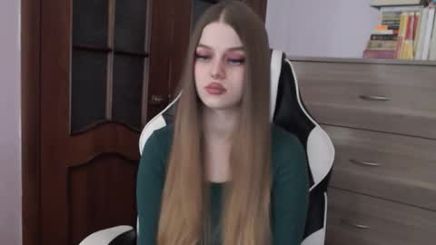 Lily online show from November 2025 02:45:01 AM