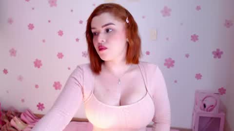 Snapshot of redheadmodel chatting on June 2026 12:33:02 AM SAKURA online show from June 2026 12:33:02 AM