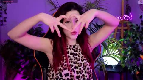 Snapshot of redmidnight_ chatting on November 2025 08:32:01 PM Kiara online show from November 2025 08:32:01 PM