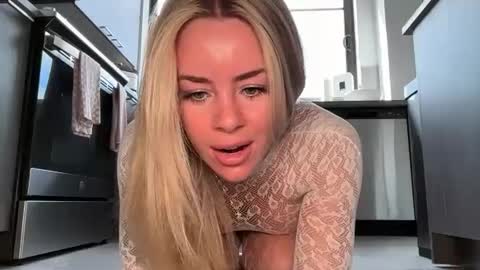 Reece Marie online show from September 2025 03:03:02 PM