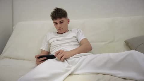 Alex online show from November 2025 07:16:02 PM