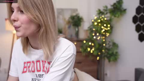 JessyinCherri yang online show from March 2025 01:37:01 PM