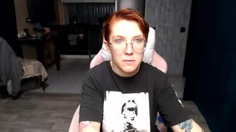 Regina online show from October 2025 02:44:01 AM