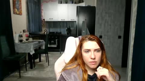 Snapshot of reginasmilee chatting on April 2026 03:31:02 AM Regina online show from April 2026 03:31:02 AM