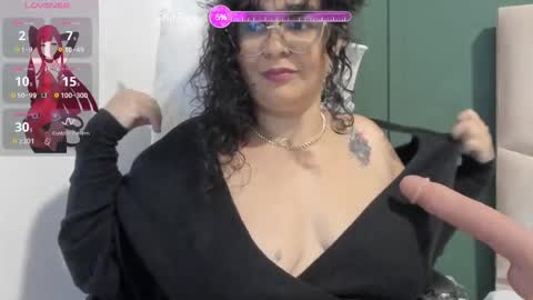 reginavegaa online show from February 2025 11:51:01 AM