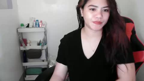 reign2525 online show from October 2025 12:24:01 PM