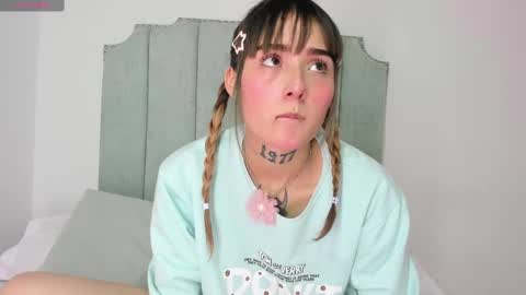 Reika  online show from October 2025 03:43:01 PM