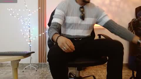   REIKO  online show from January 2026 03:49:02 PM