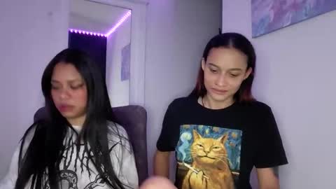 Snapshot of reina_reina chatting on April 2026 05:06:01 AM reina_reina online show from April 2026 05:06:01 AM