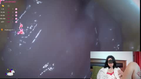 Reinacatchile online show from September 2025 01:44:01 AM