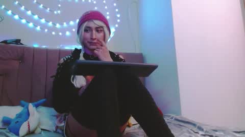reiv_femboy online show from March 2026 05:33:01 AM