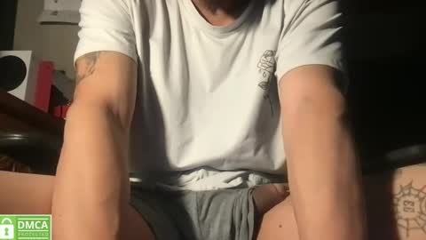 Snapshot of remi_d33 chatting on December 2024 06:10:02 AM Remi D online show from December 2024 06:10:02 AM